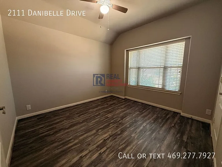 2111 Danibelle Dr — Photo 13