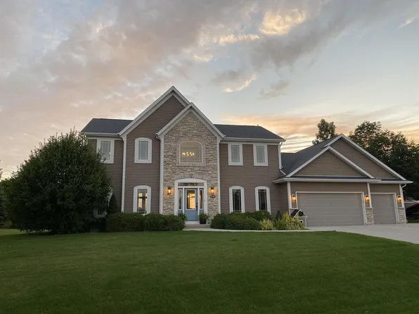 W1989 Fairfield LANE, Sheboygan, WI 53083