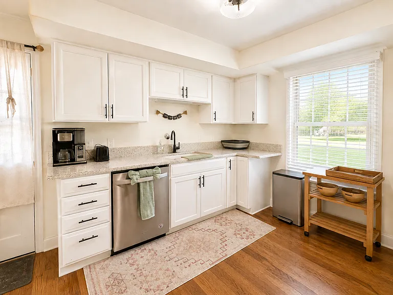 Lakeridge Dr — Photo 22