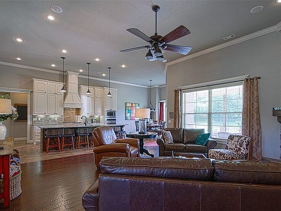 4th image of 708 King Arthur Dr