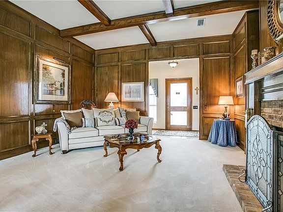 4th image of 3609 Interlaken Dr