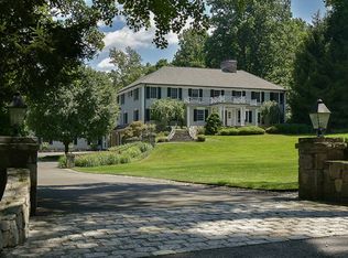 66 Haights Cross Rd, Chappaqua, NY 10514