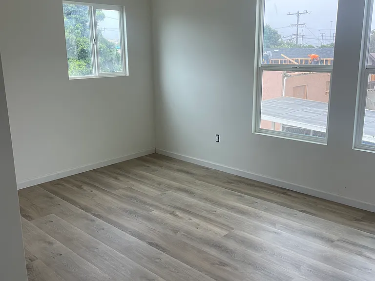 135 E A St #135 — Photo 10