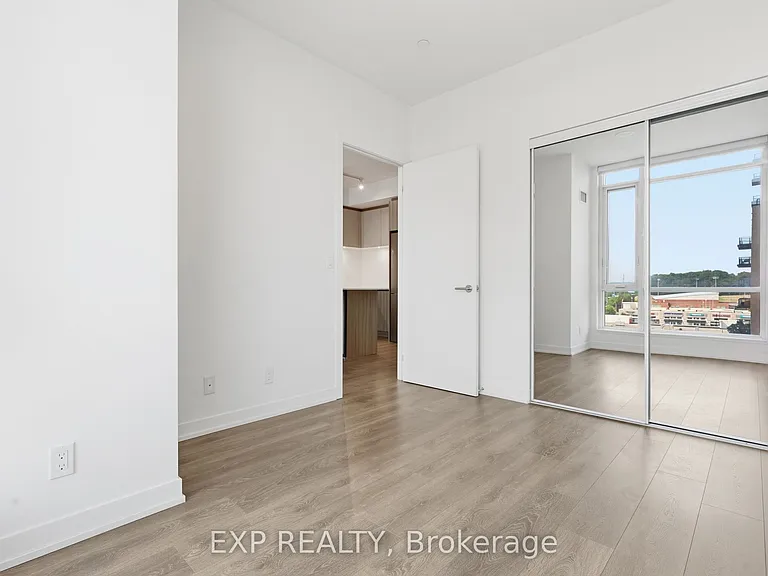 7950 Bathurst St #625 — Photo 14