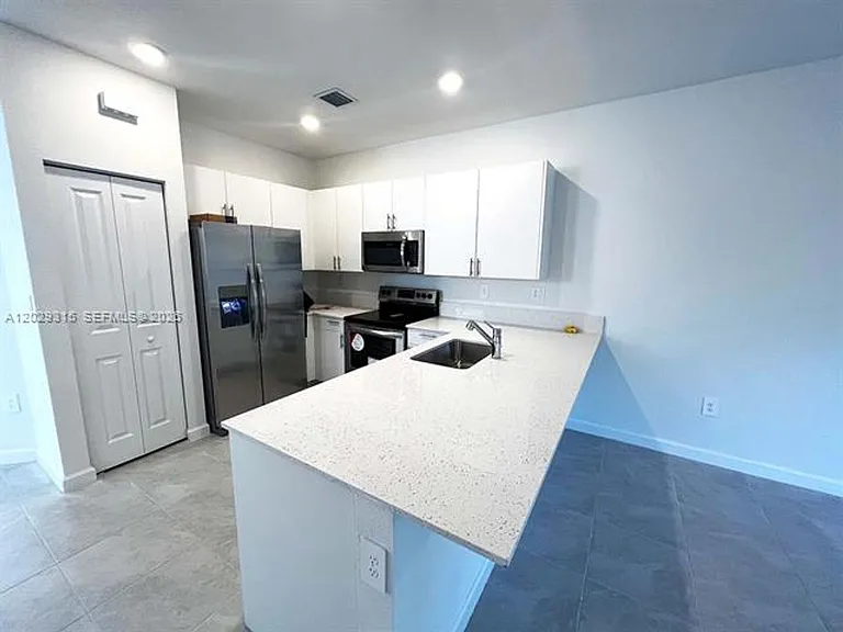 24600 SW 119th Ave — Photo 5