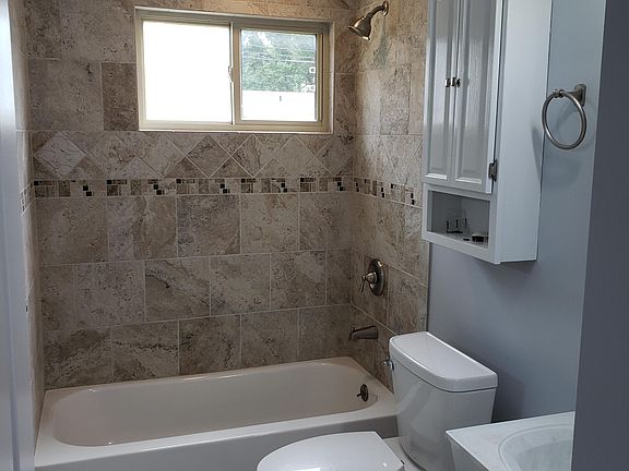 5th image of 1715 E Greig Ave
