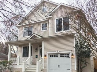 2762 Marshall St, Falls Church, VA 22042