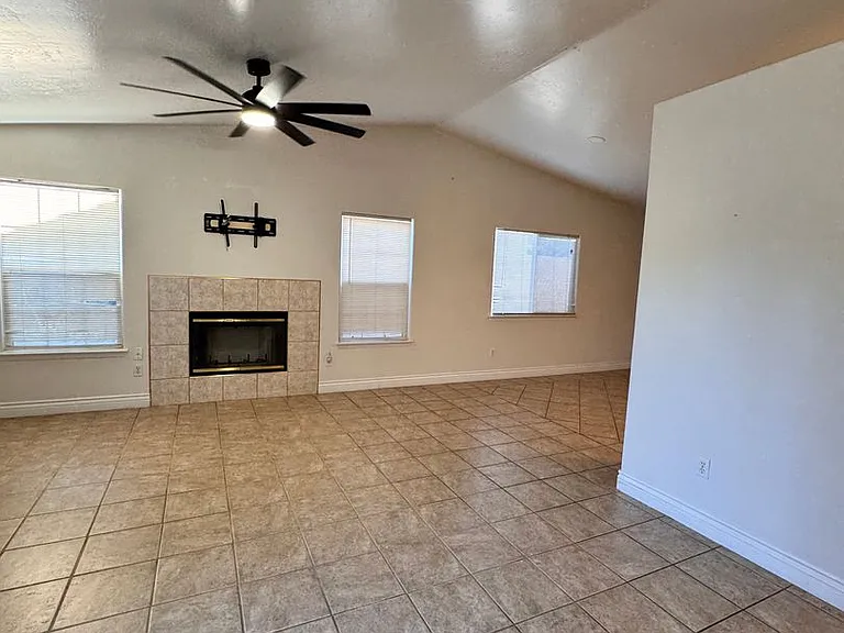 4012 Island Mist Ct — Photo 3