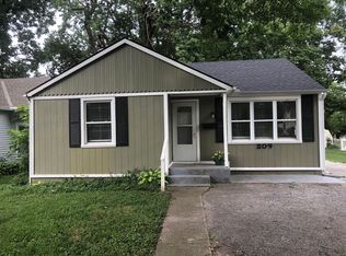 209 NE Douglas St, Lees Summit, MO 64063