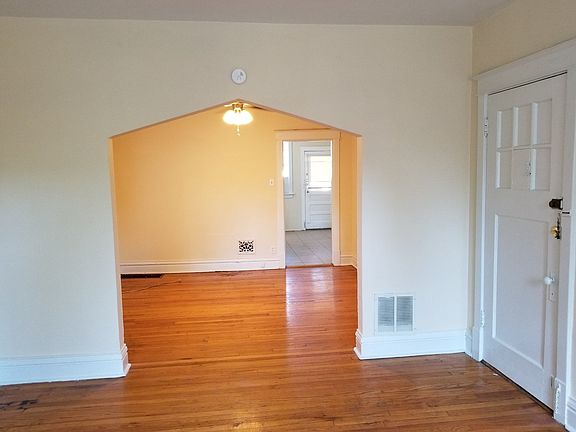 3rd image of 5231 Bancroft Ave APT 1W