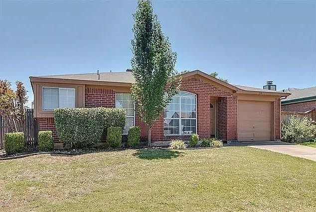 2 bed, 1139 sqft, $1,895 — Photo 3