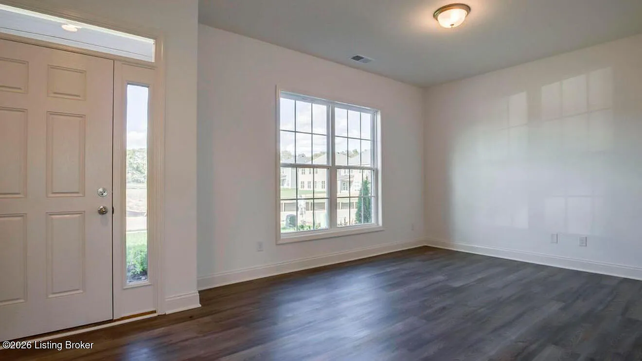 4 bed, 3.0 bath, 2675 sqft, $3,000 — Photo 2