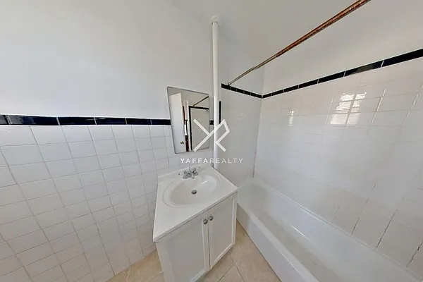 Rented by Yaffa Realty LLC | media 3