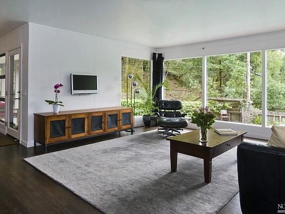 5th image of 73 Piper Ln