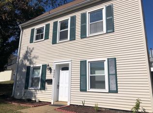 5005 19th St N, Arlington, VA 22207
