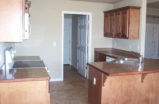 5th image of 840 Deer Lodge Ct