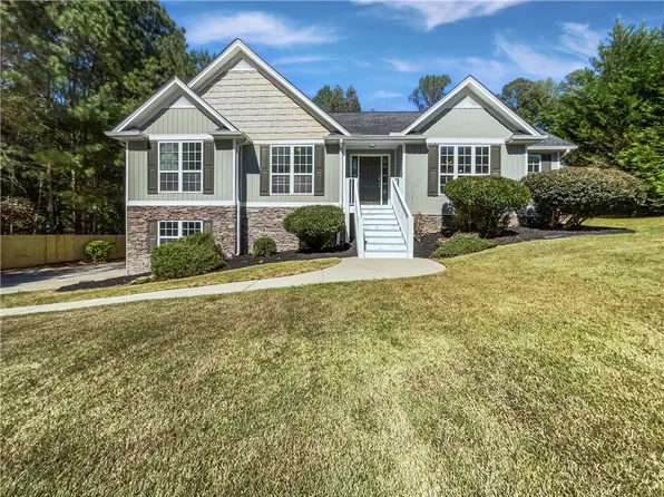 306 Cooper Creek Dr, Dallas, GA 30157