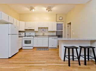 819 N May St #2F, Chicago, IL 60642