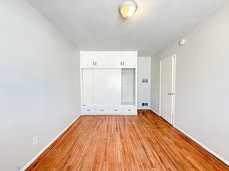 4777 San Vicente Blvd #6 — Photo 10