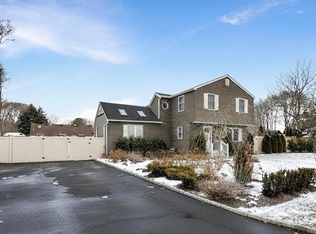 120 Clinton Ave, East Patchogue, NY 11772