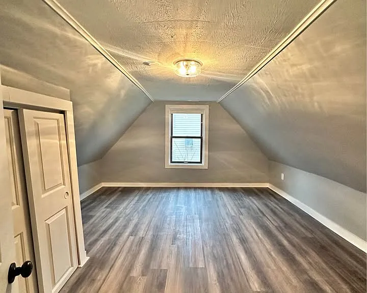 1849 Sugar Grove Ave — Photo 12