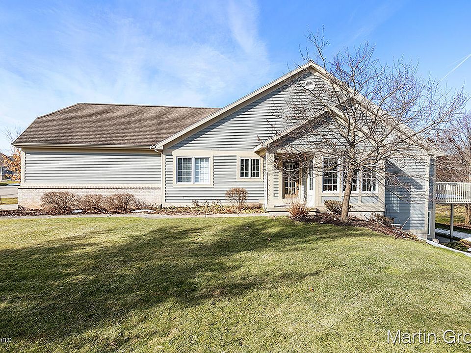 1st image of 7754 Greenbrier Dr NE #100