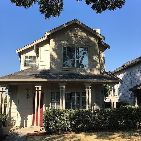 1st image of 1736 Lucretia Ave