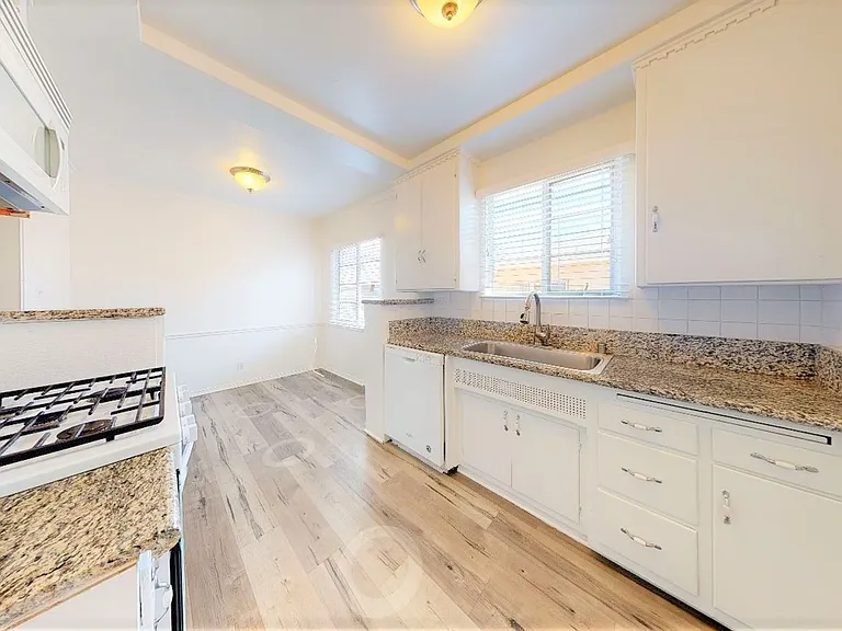 1136-1160 N. El Centro Ave — Photo 21