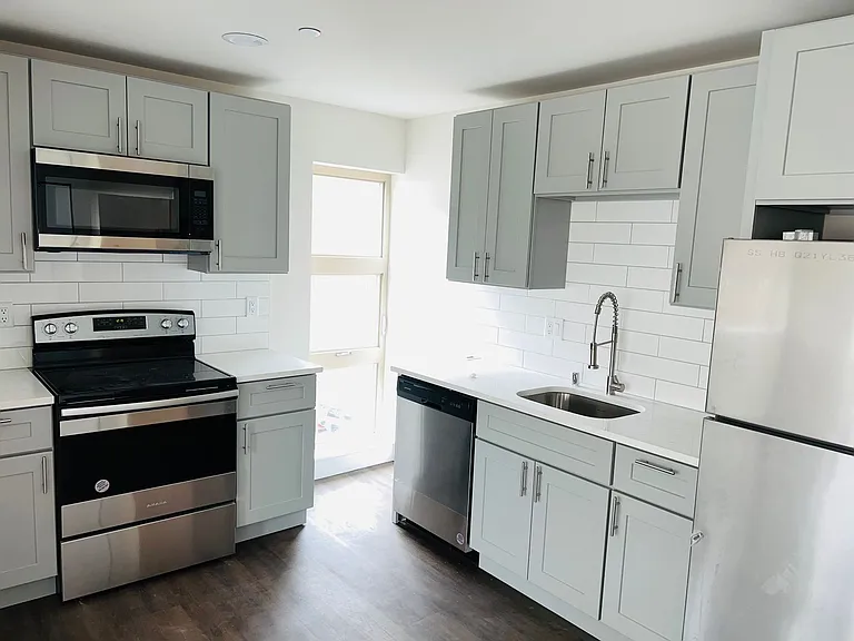 South Lane Apartments — Photo 5