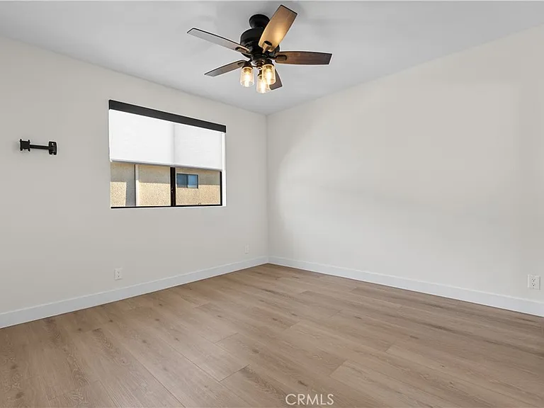 18417 Collins St #D — Photo 33