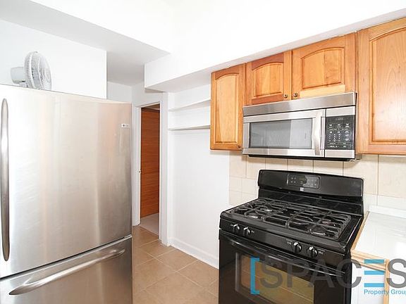 2nd image of 1368 W Evergreen Ave APT 1