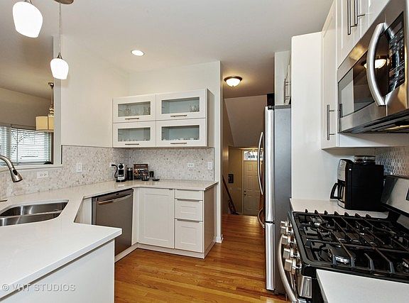 5th image of 1166 Longwood Dr