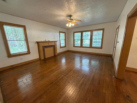 5th image of 402 NW 20th St