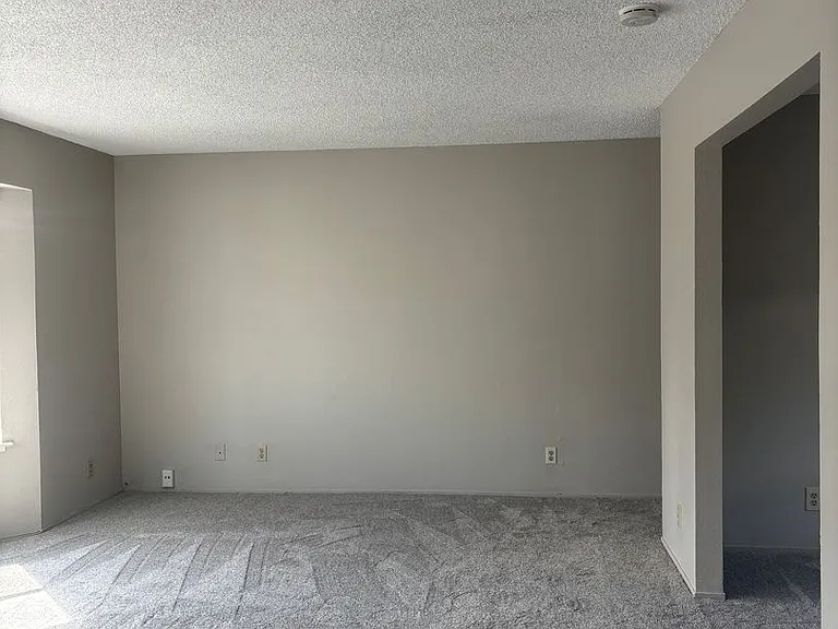 796-810 Villa Ave — Photo 5