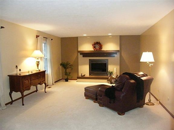 2nd image of 3450 Woodturtle Dr