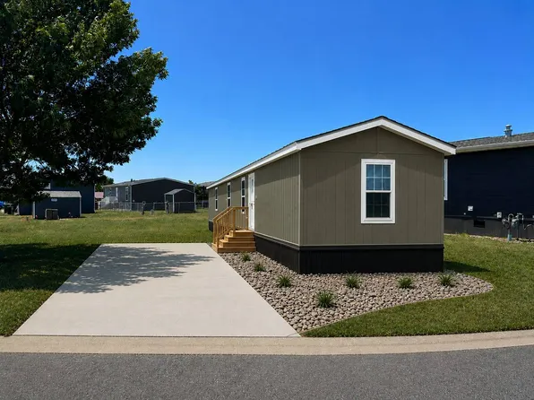 17 Circlewood Dr, Rapid City, SD 57703