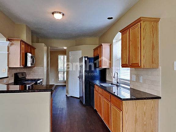 3rd image of 2118 Emerald Cove Dr
