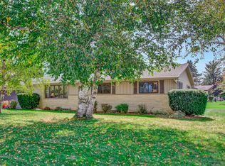 1307 Bittersweet Ln, Howards Grove, WI 53083