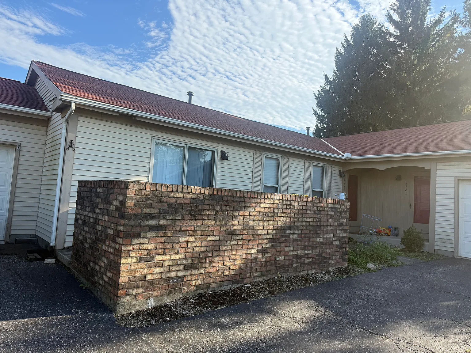 2 bed, 1000 sqft, $1,850 — Photo 1