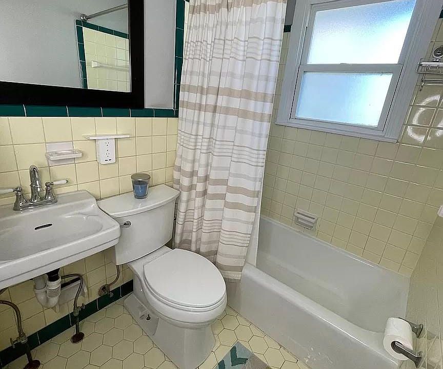 1st image of 313 Hillcrest Ave