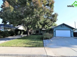2882 Sandstone Dr, Anderson, CA 96007