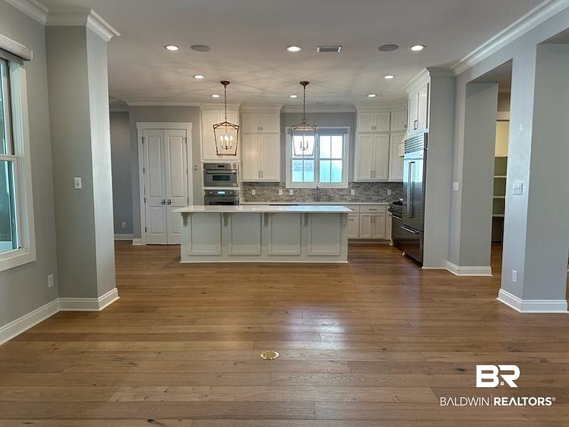 2nd image of 818 Apricot Ln