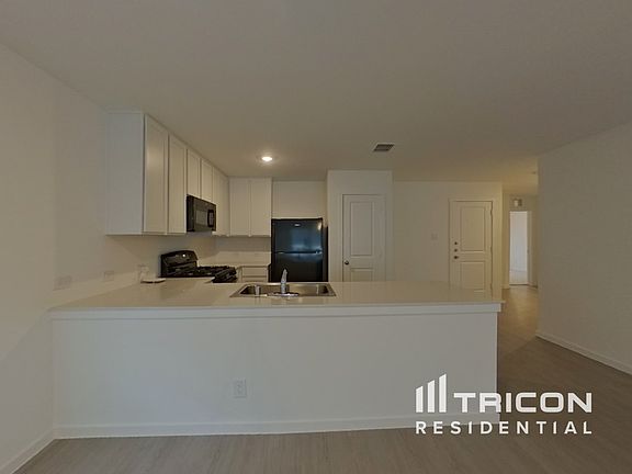 5th image of 10740 Cowhide Ln