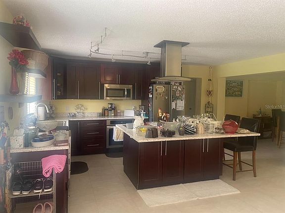 2nd image of 331 SHORE DRIVE E