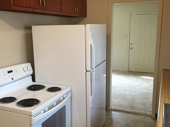 4th image of 3967 N Grand Ave