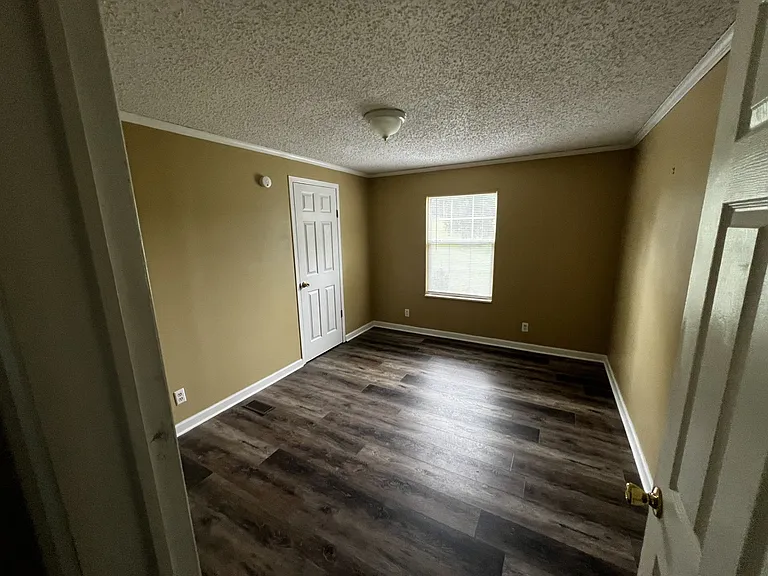 1098 Victory Ln — Photo 16