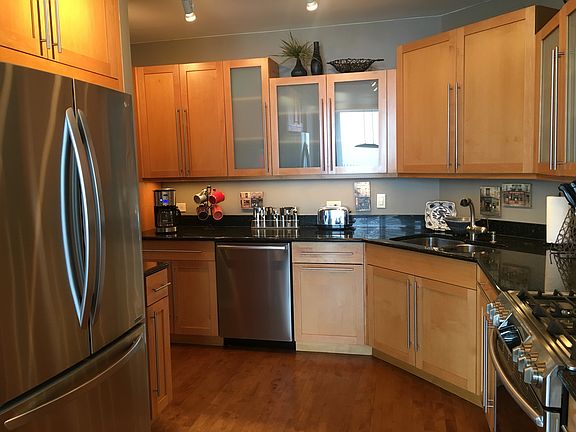 3rd image of 3200 N Lake Shore Dr APT 1107