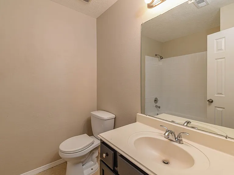 9523 Tallow Tree Dr — Photo 15