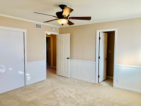 4th image of 907 E Culver Ave