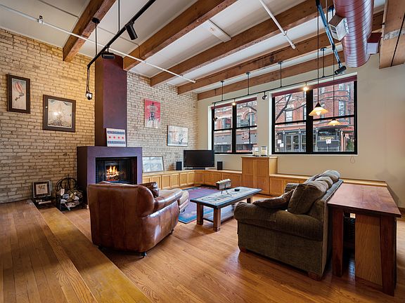 3rd image of 1101 W Armitage Ave APT 104